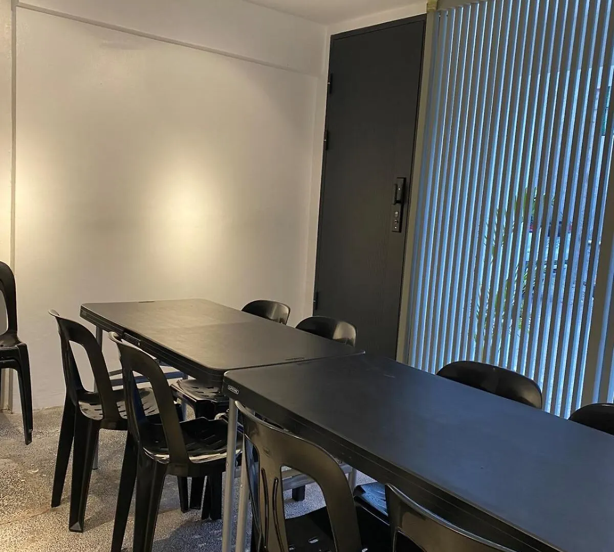 Sakura Transient House Angeles Apartment 0*,